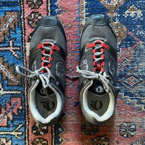 Men's PEARL iZUMI Clip In Mountain Bike Shoes with Cleats Included